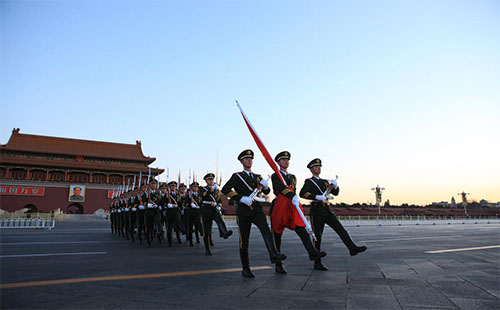 國(guó)慶小長(zhǎng)首日1.22億人次出游 花了1030億元