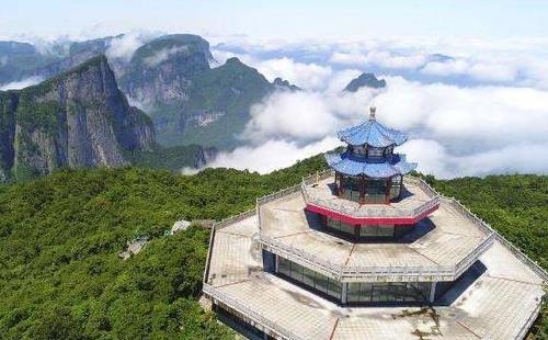 湖南張家界天門山有什么好玩的景點 天門山和天子山是同一個地方嗎